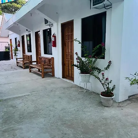 Gjes Lodge And Guest House